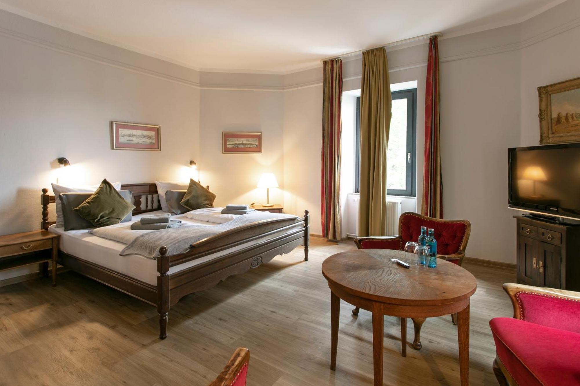 Schlosshotel Braunfels & Himmelreich Bagian luar foto